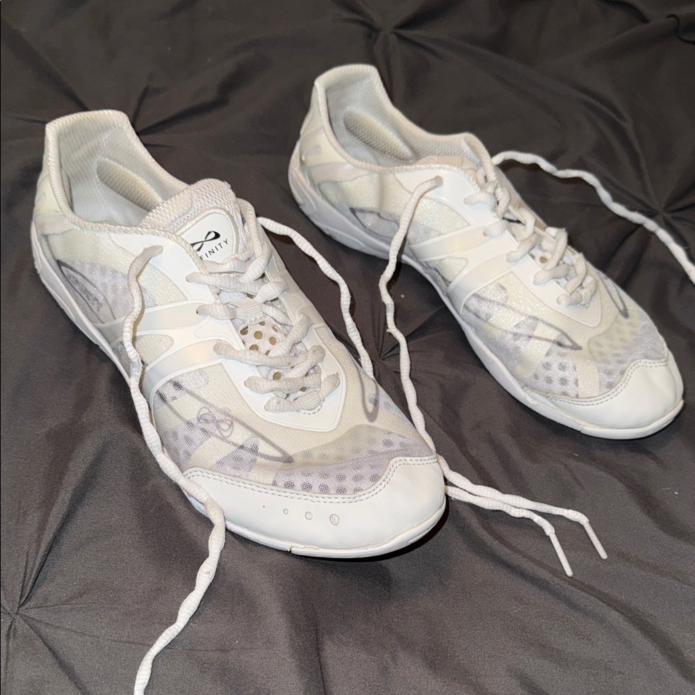 NFINITY vengeance cheer shoe